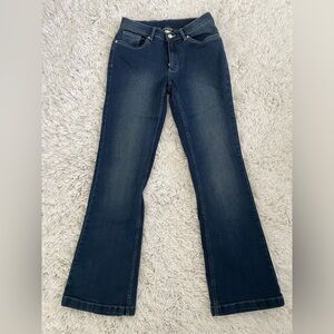 Venus Bootcut jeans. Worn one time. Size: 6. Stretchy and comfortable.
